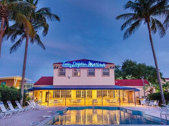 Twin Dolphin Marina photo