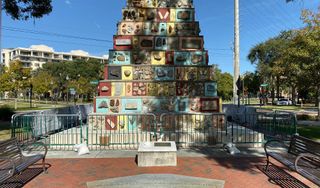 Monument of States at Lakefront Park